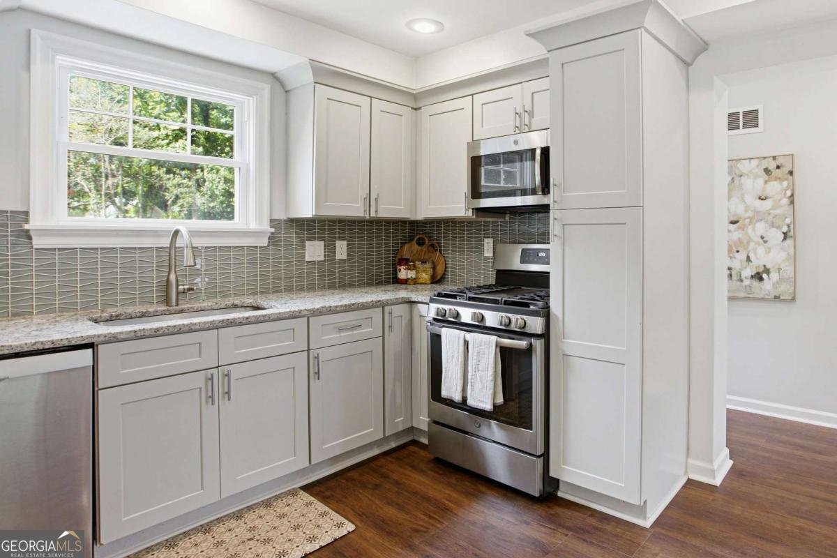 1893 Hamlin Drive Marietta - Photo 10