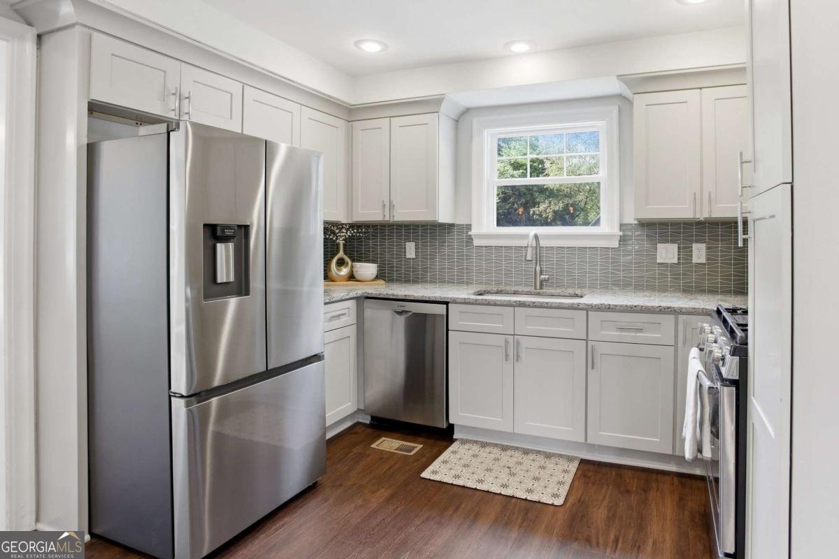 1893 Hamlin Drive Marietta - Photo 8