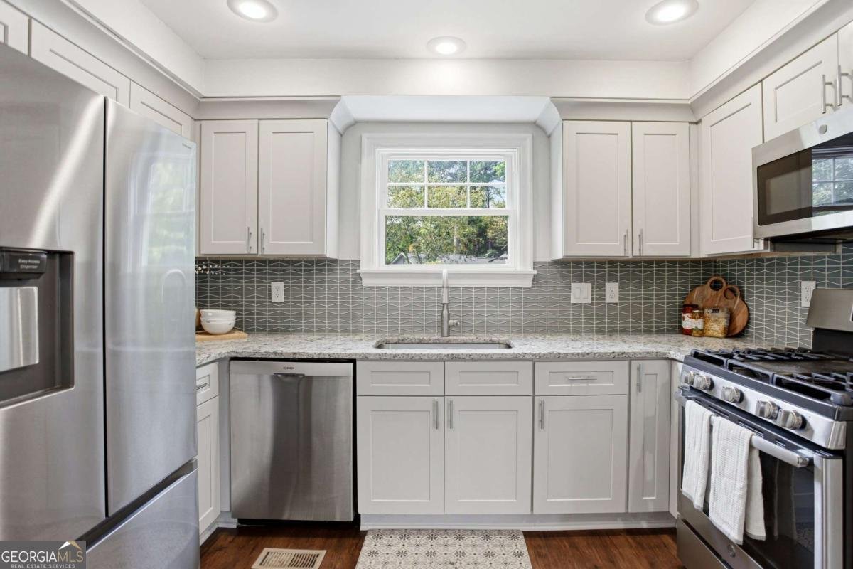 1893 Hamlin Drive Marietta - Photo 9