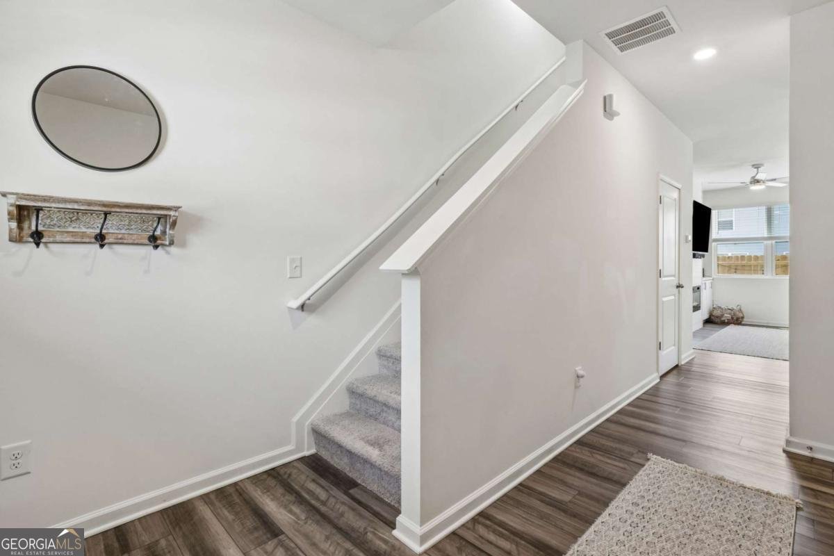 202 Fenchurch Way Cartersville - Photo 7