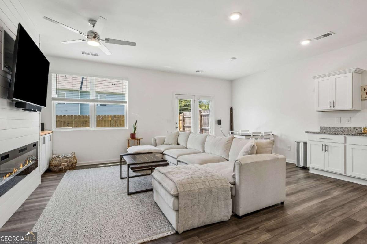 202 Fenchurch Way Cartersville - Photo 8