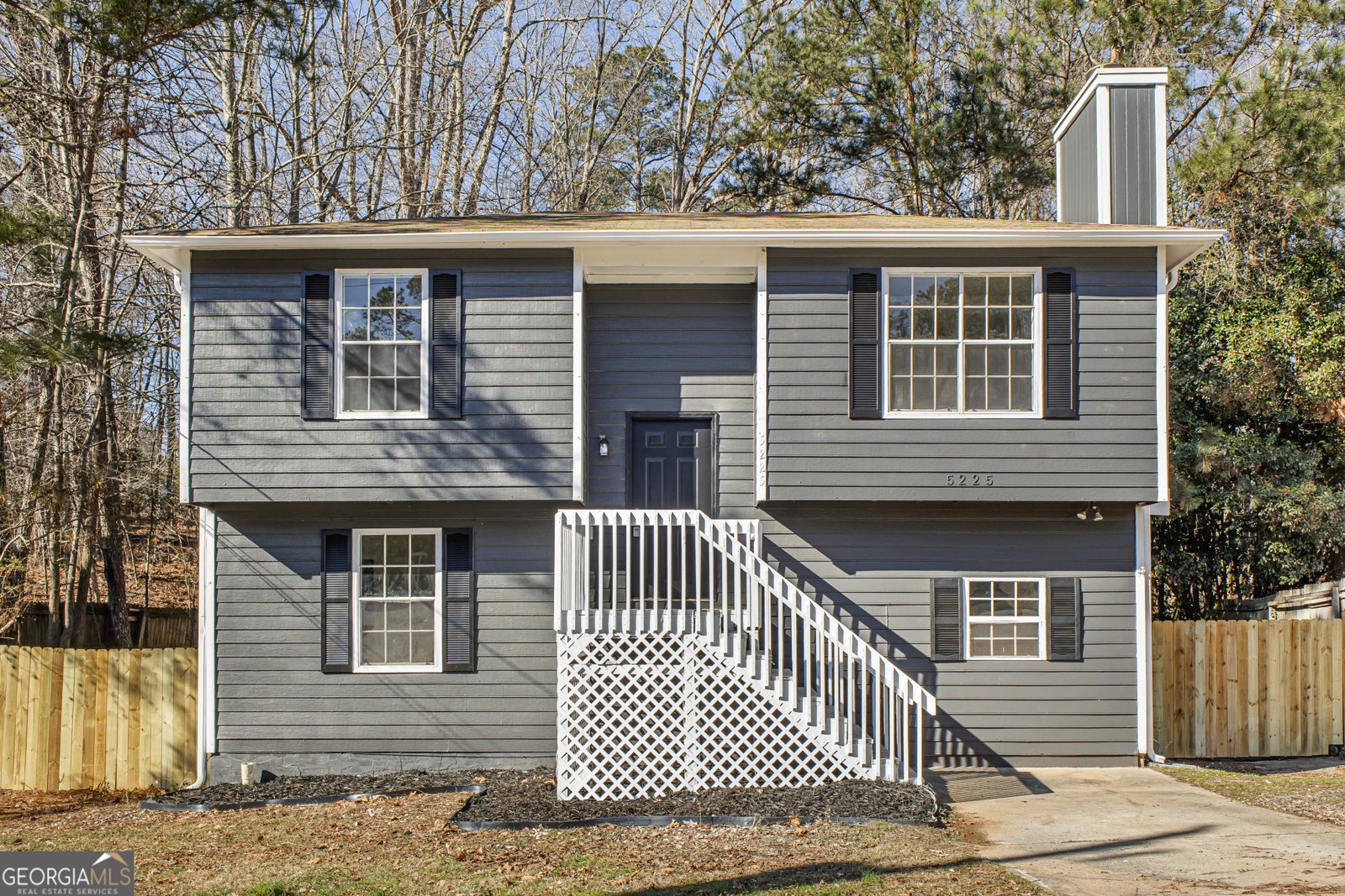 5225 Forest Downs Lane South Fulton - main photo