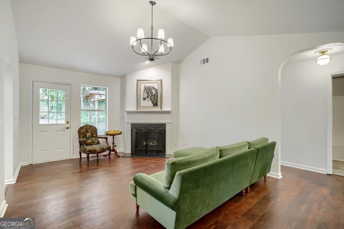 633 Effie Drive Lawrenceville - Photo 9