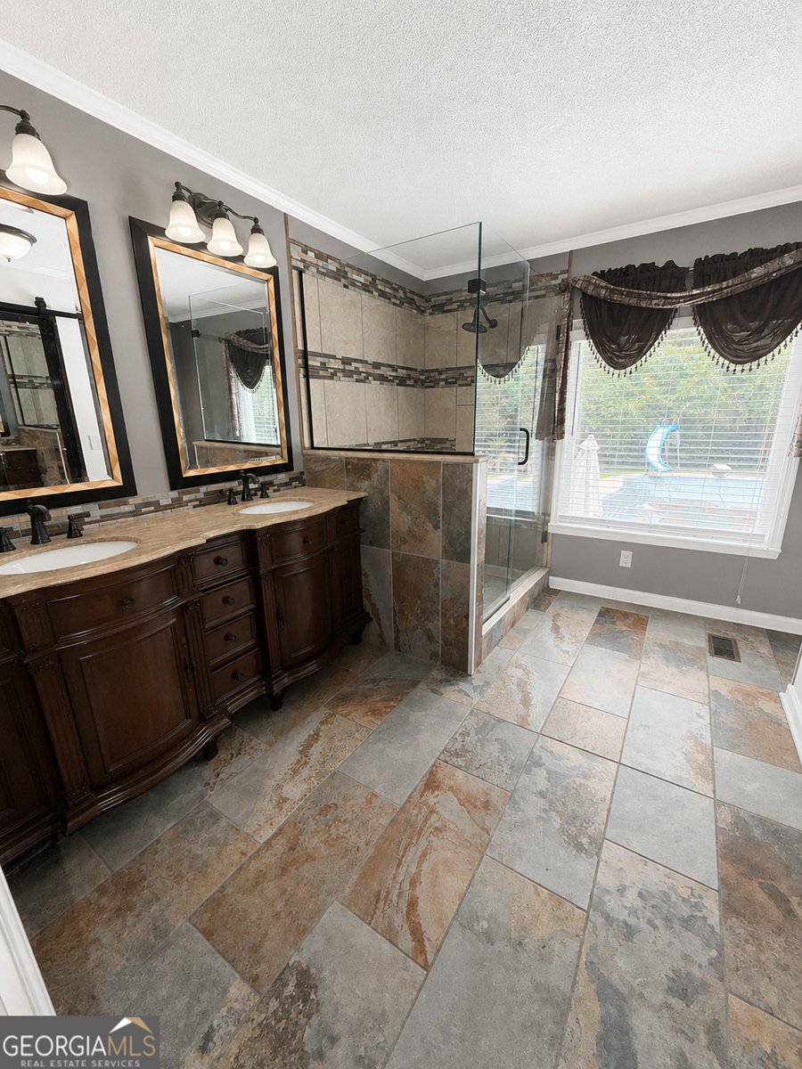 311 Castlegate Road Macon - Photo 11