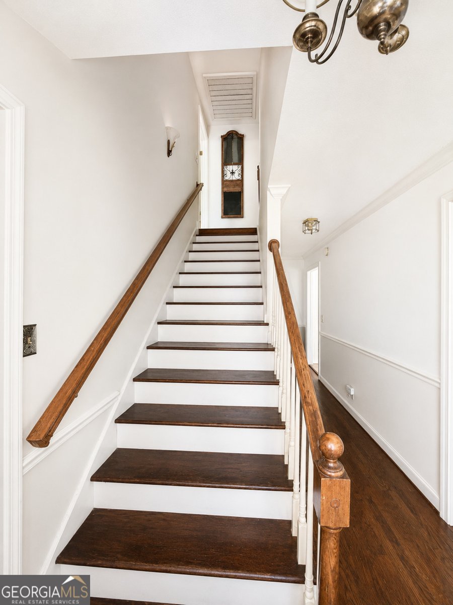 311 Castlegate Road Macon - Photo 12