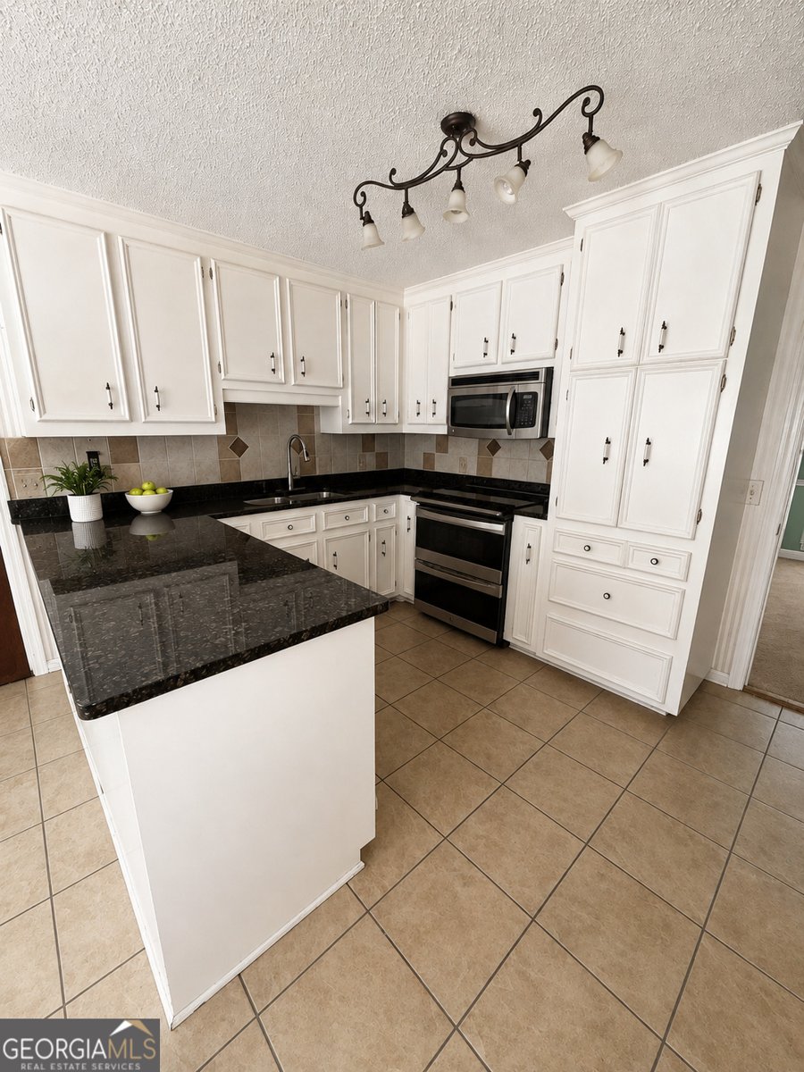 311 Castlegate Road Macon - Photo 8