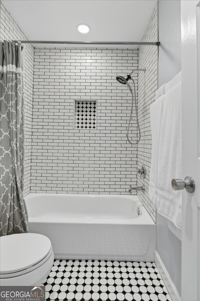 211 Nacoochee Drive Woodstock - Photo 32