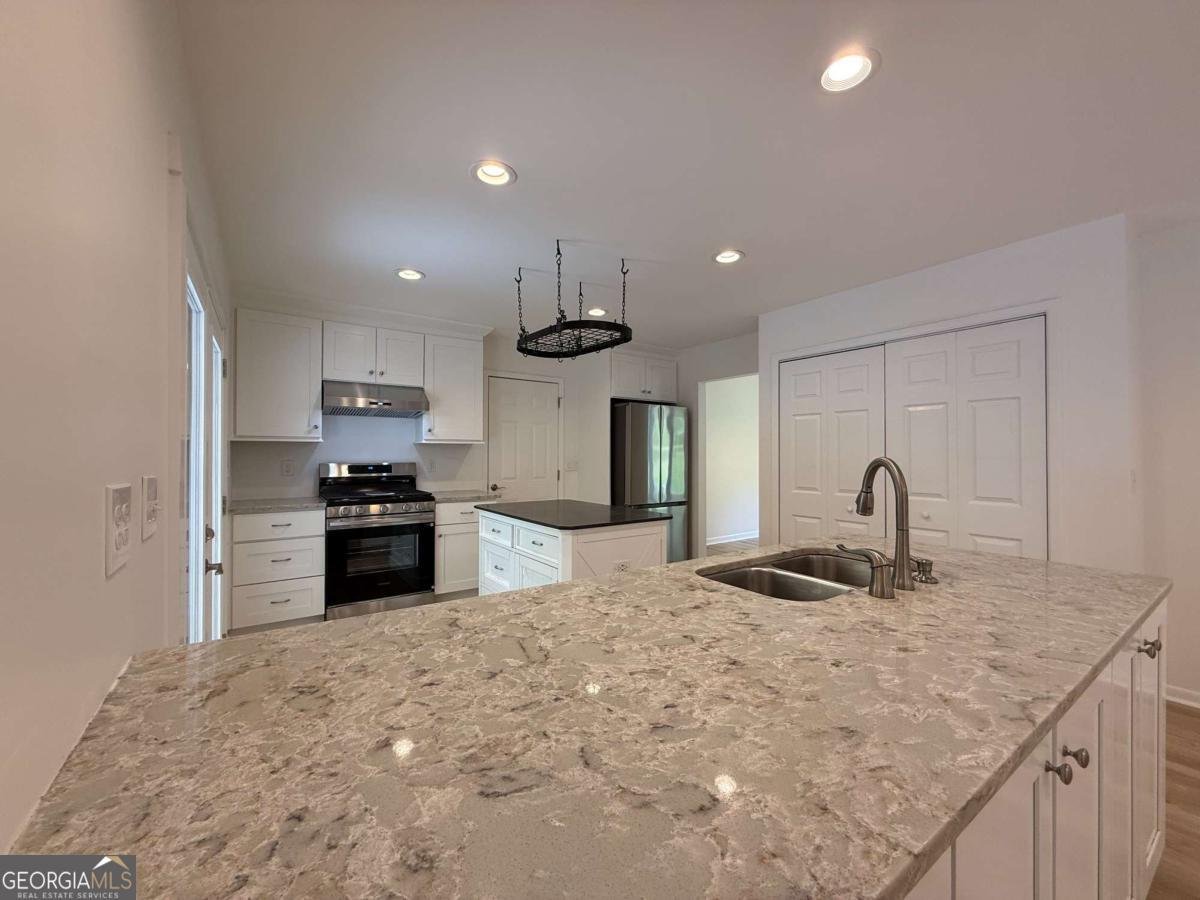 2200 Carey Place Marietta - Photo 12