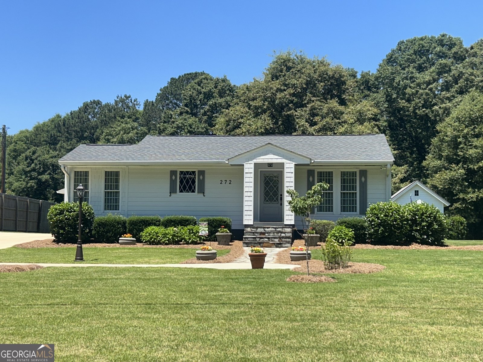272 Lakeview Drive Winterville - main photo