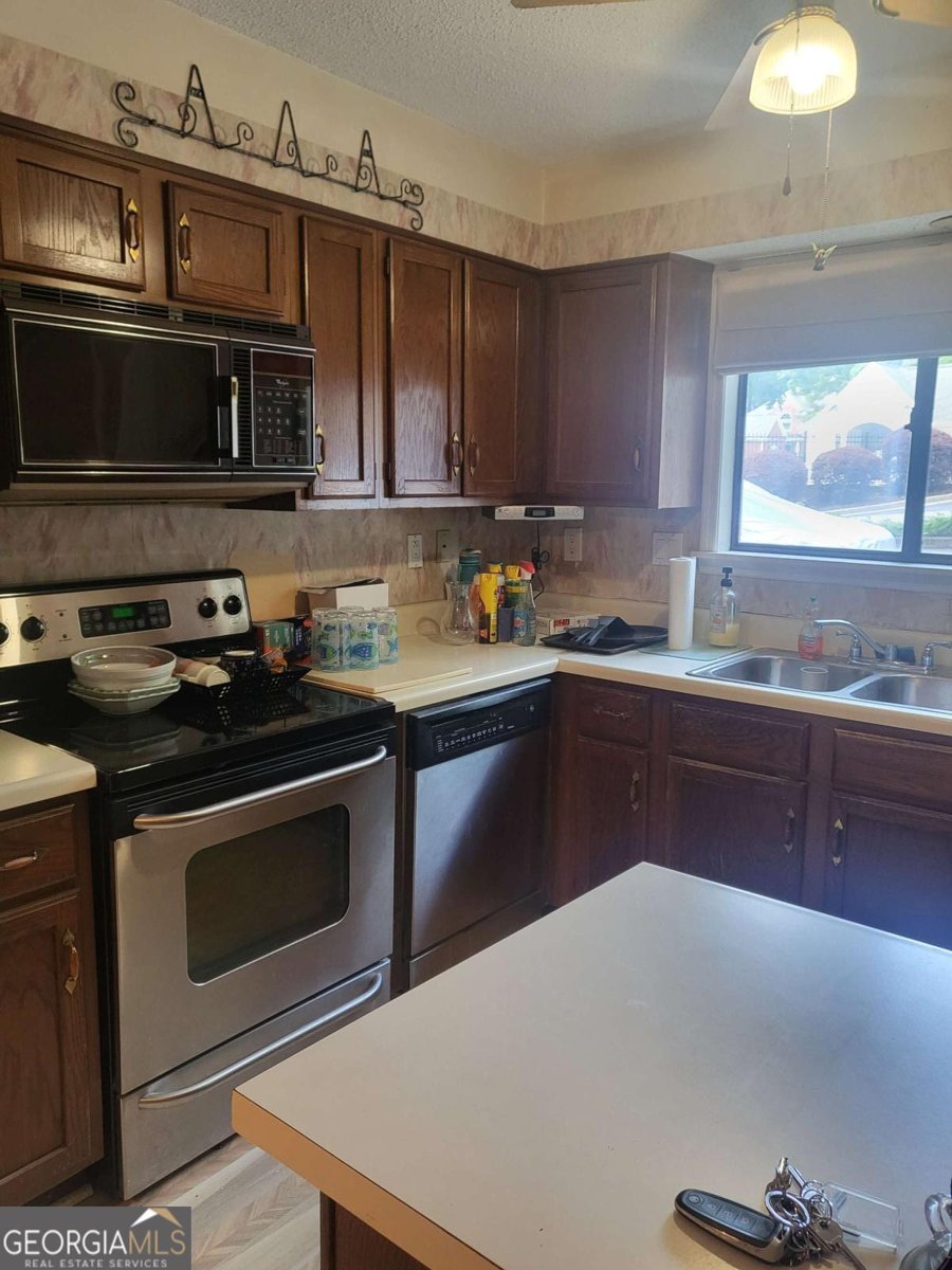 1102 Pine Tree Drive Buford - Photo 10