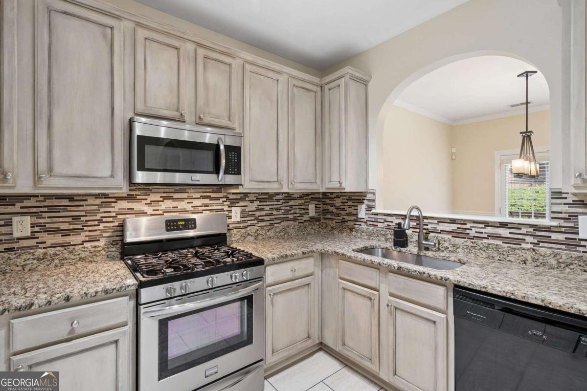 1075 Brownstone Drive Marietta - Photo 10