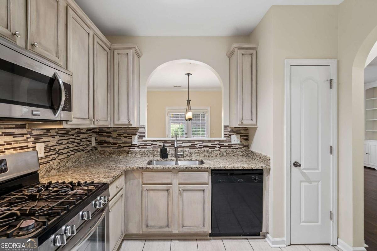 1075 Brownstone Drive Marietta - Photo 9