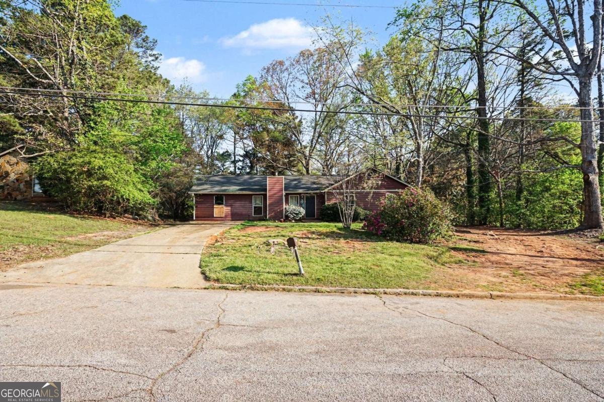 1727 Vauxhall Drive Lithonia - main photo