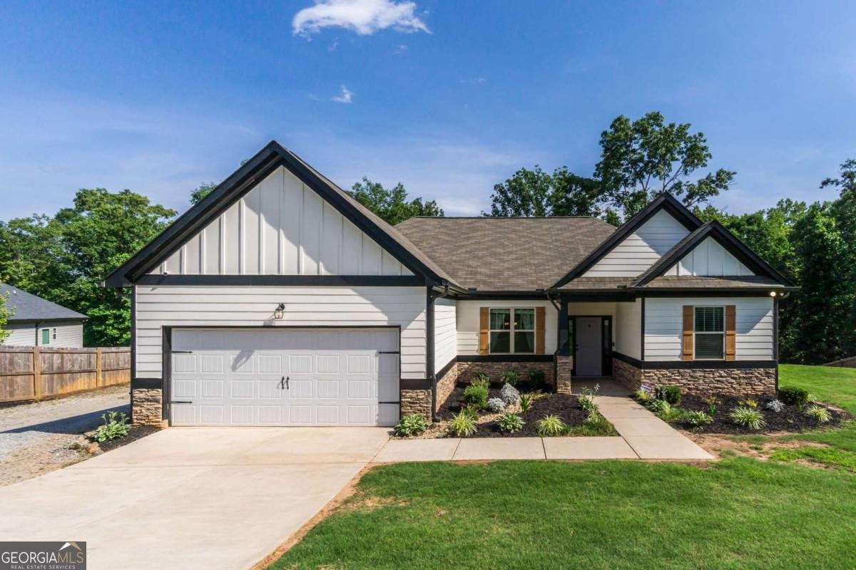 368 Bryndemere Drive Dawsonville - main photo