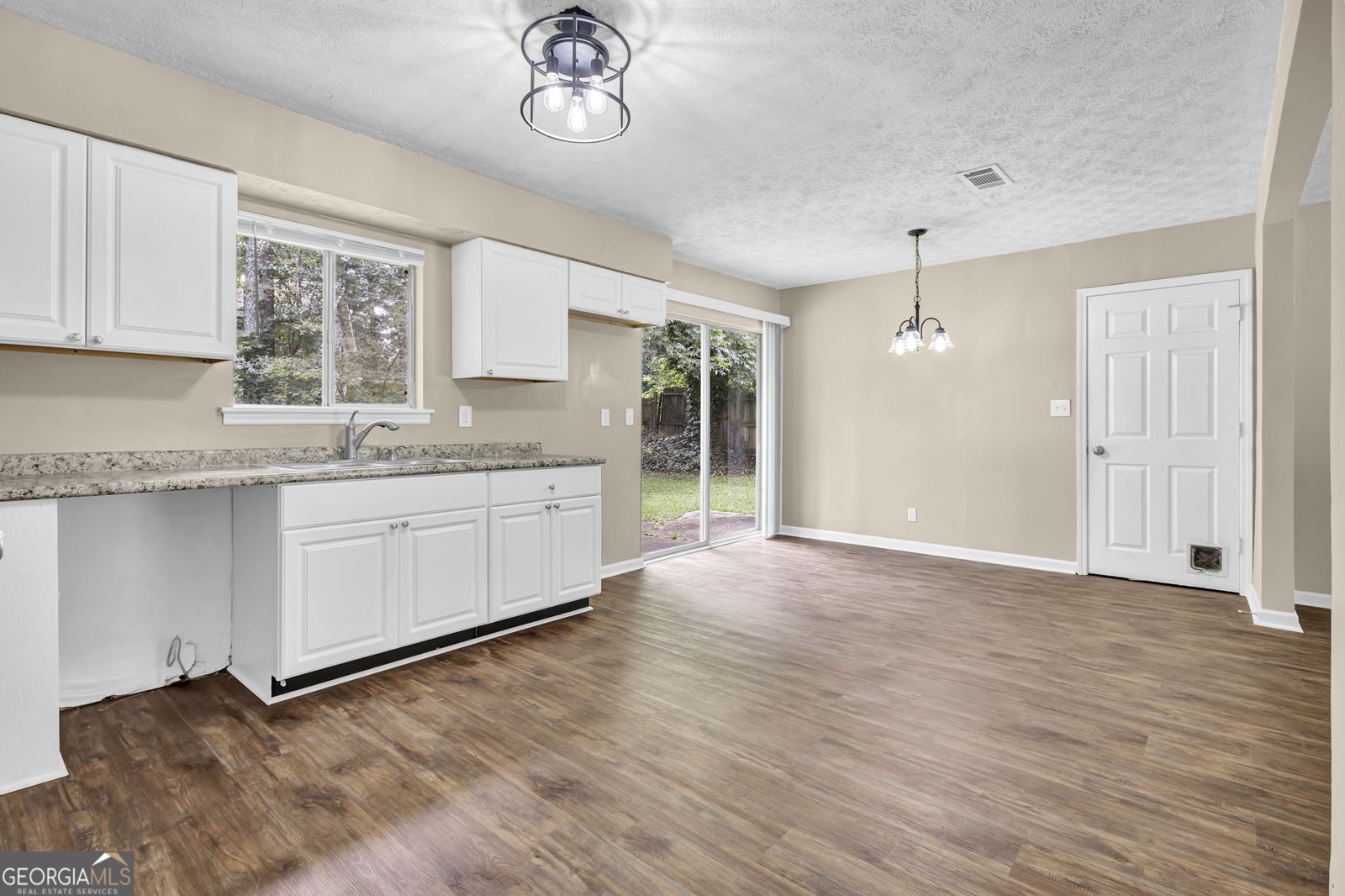 8998 Hurst Court Jonesboro - Photo 8