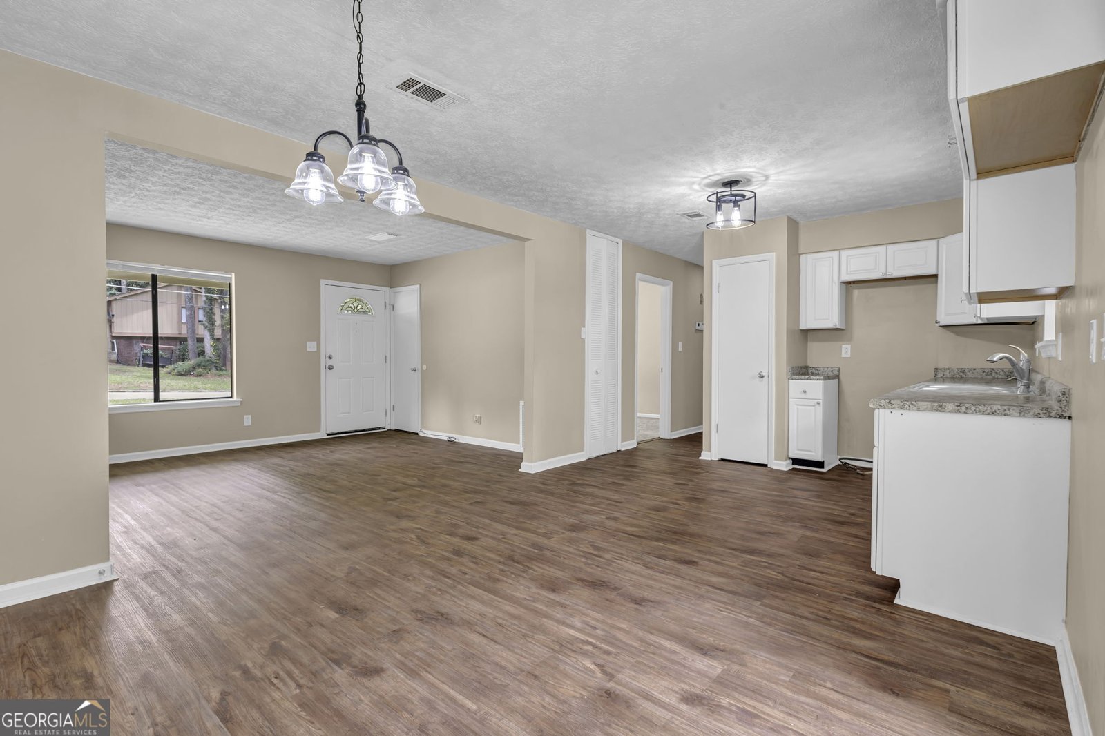 8998 Hurst Court Jonesboro - Photo 9
