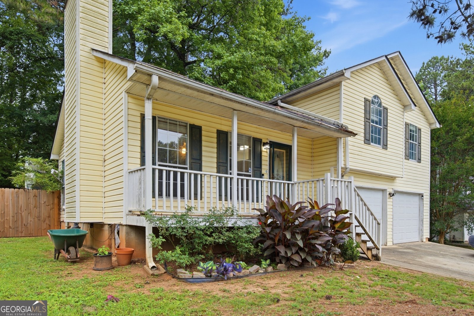 2069 Bedford Court Lithonia - main photo