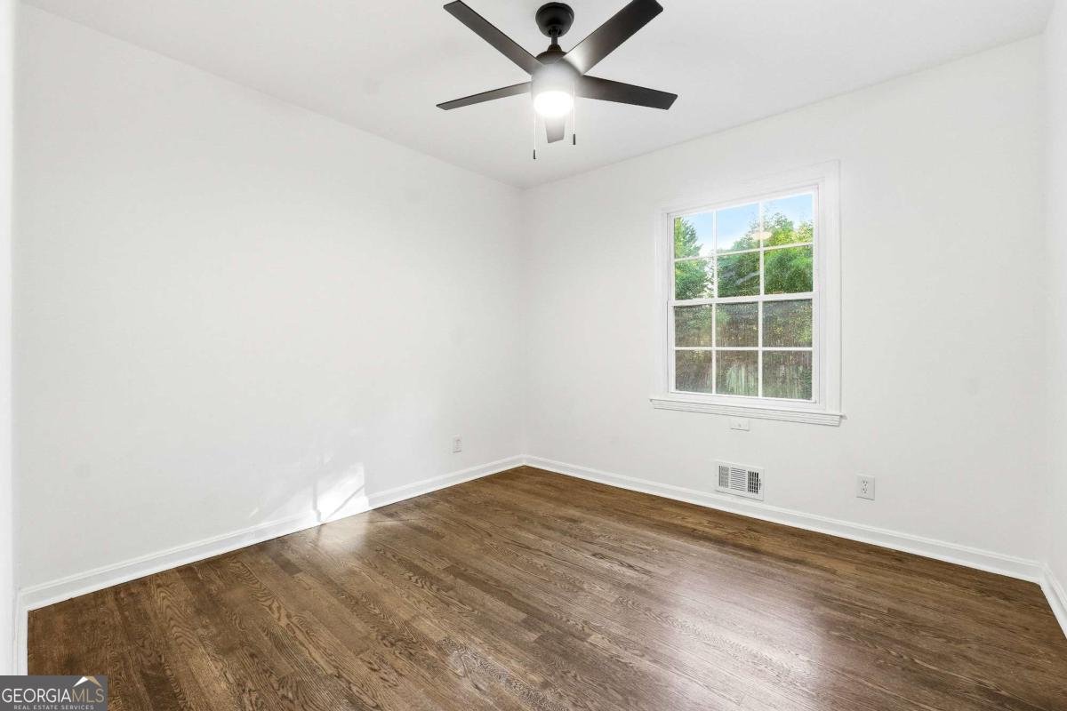 2437 Flair Knoll Drive Atlanta - Photo 10