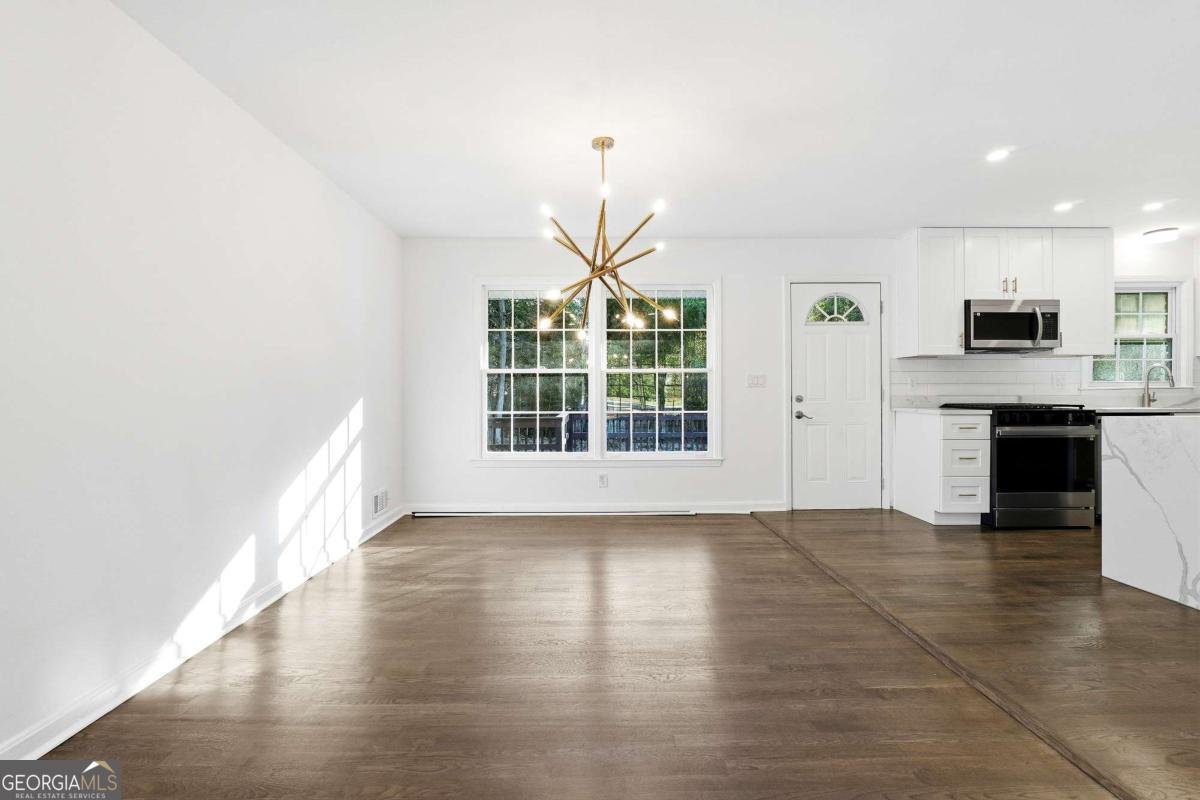 2437 Flair Knoll Drive Atlanta - Photo 7