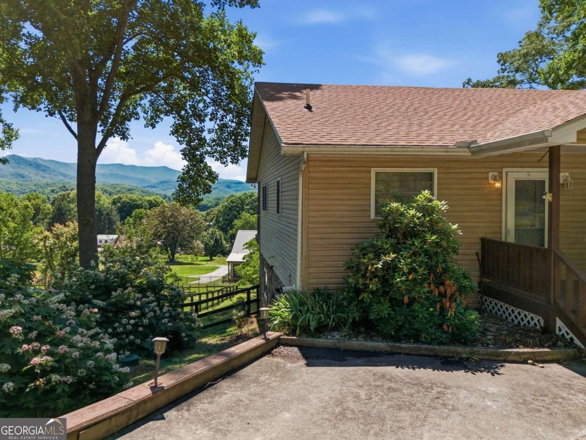 651 Mcridge Road Hiawassee - Photo 10