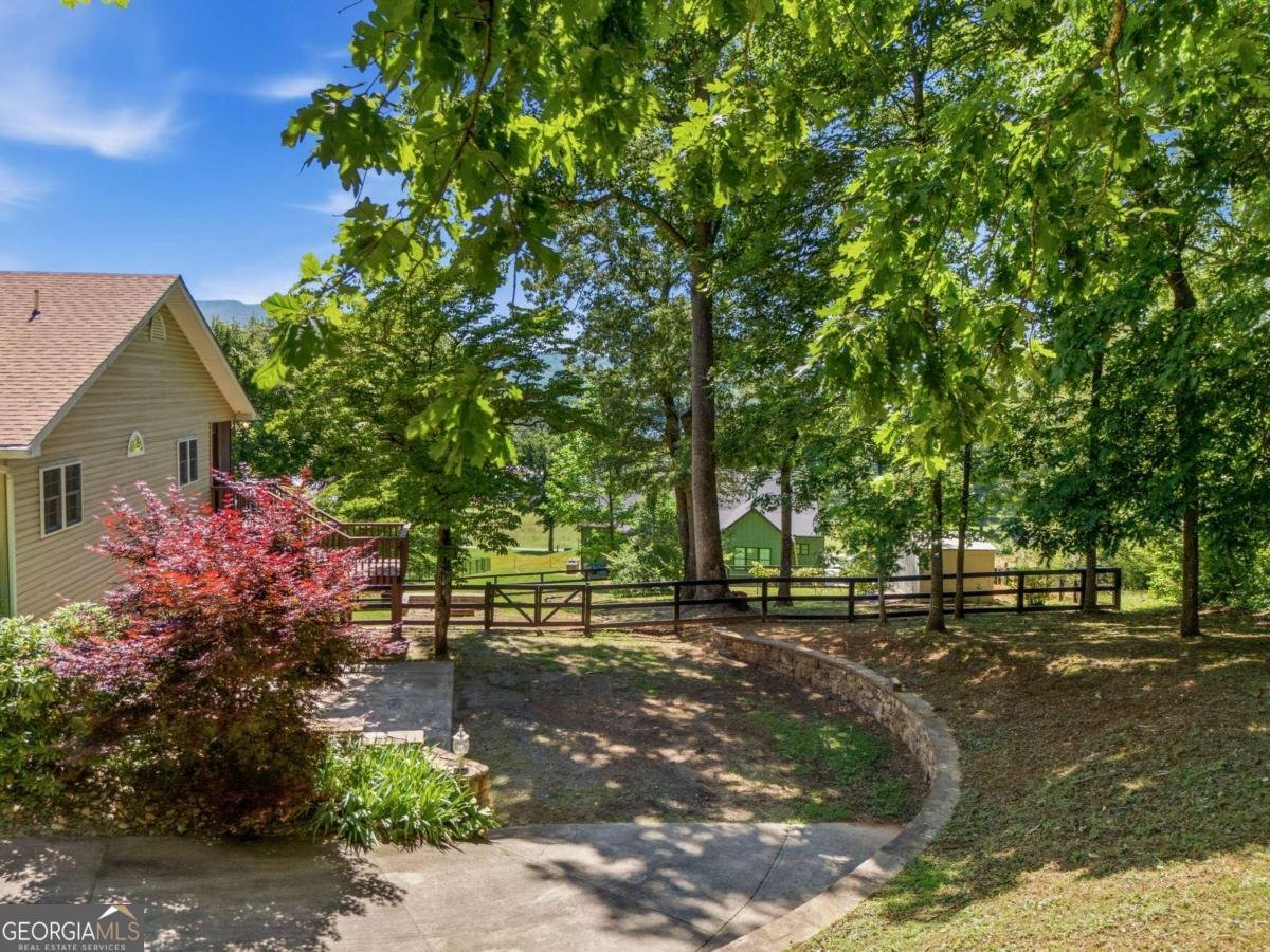 651 Mcridge Road Hiawassee - Photo 8