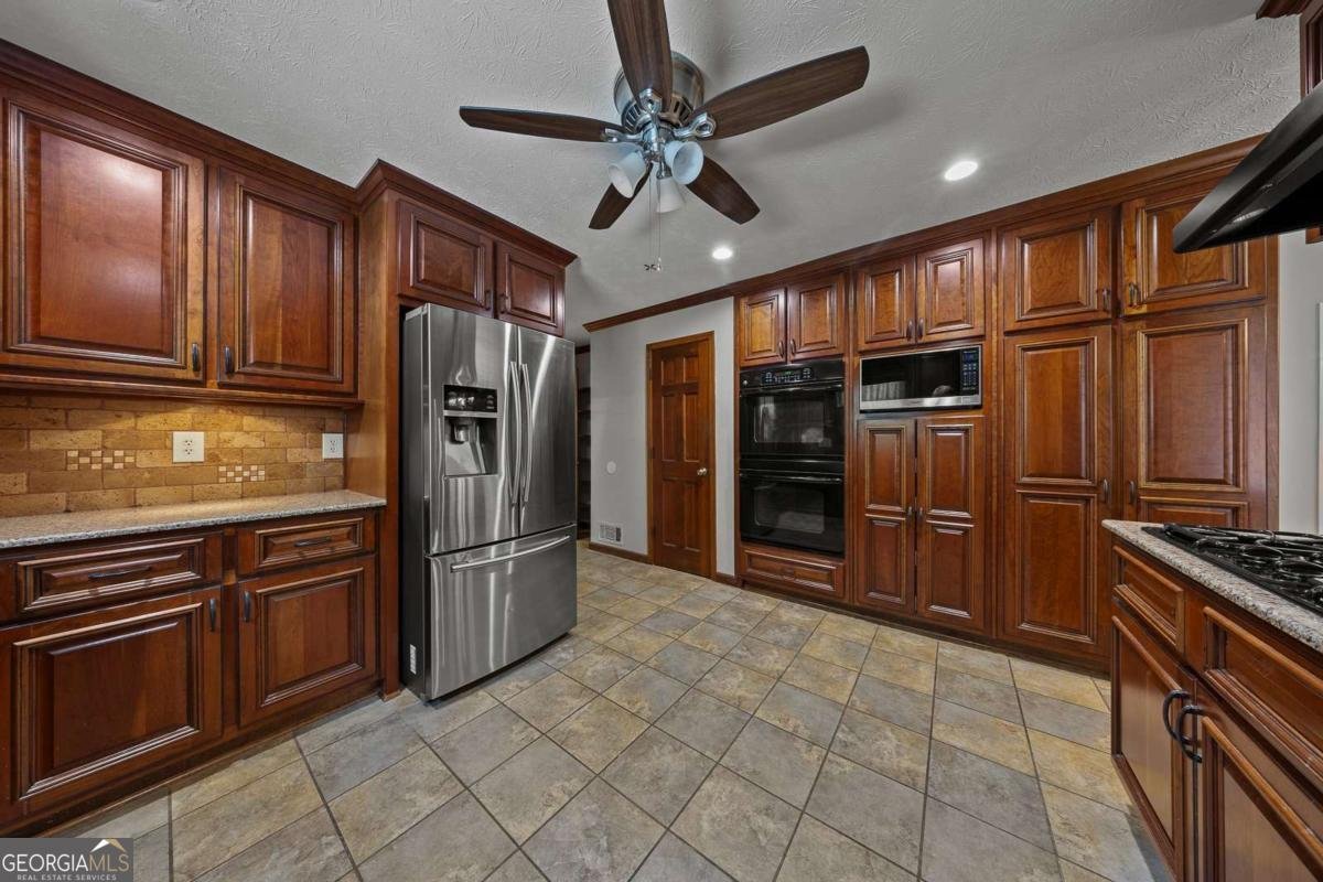 124 Shadow Lake Drive Lilburn - Photo 12