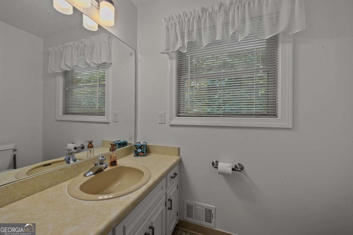 124 Shadow Lake Drive Lilburn - Photo 13