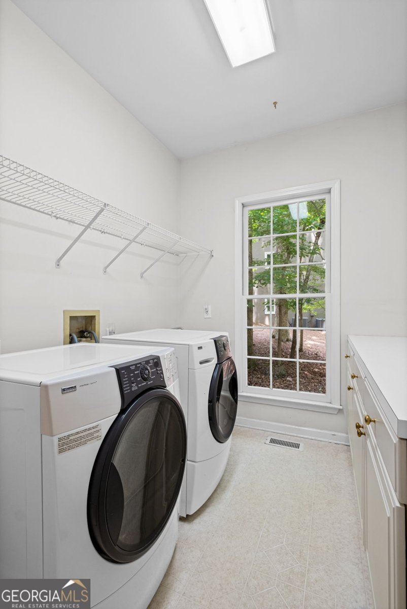 1605 Amberwood Court Woodstock - Photo 32