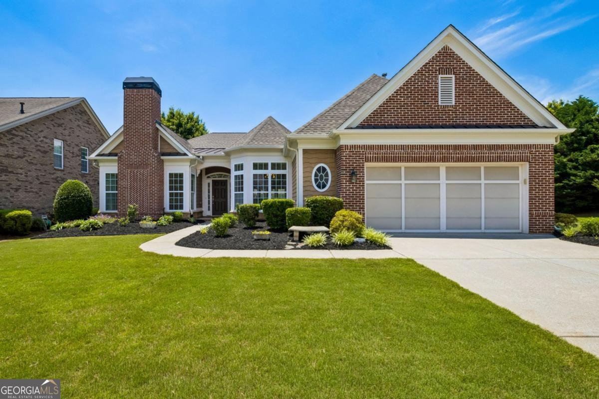 6810 Kinnity Court Cumming - main photo