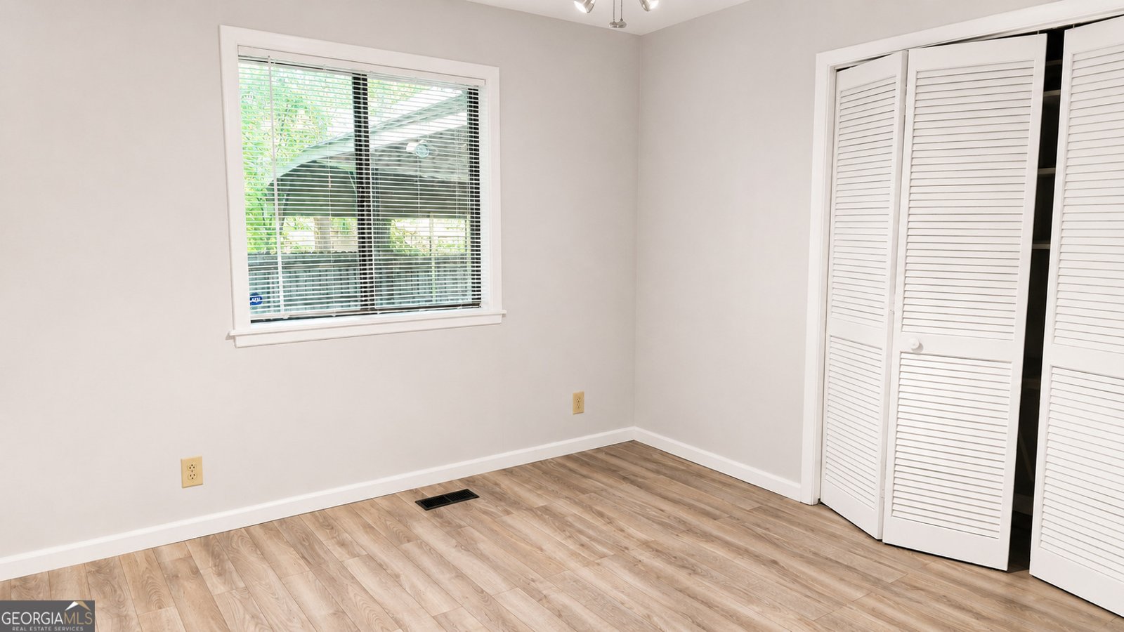 329 Edgewater Drive Macon - Photo 12