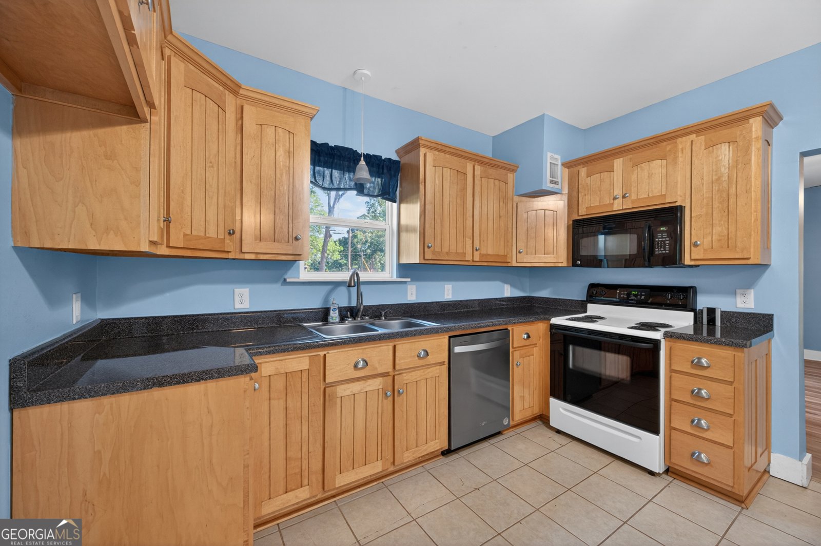 98 5th Street Colbert - Photo 10