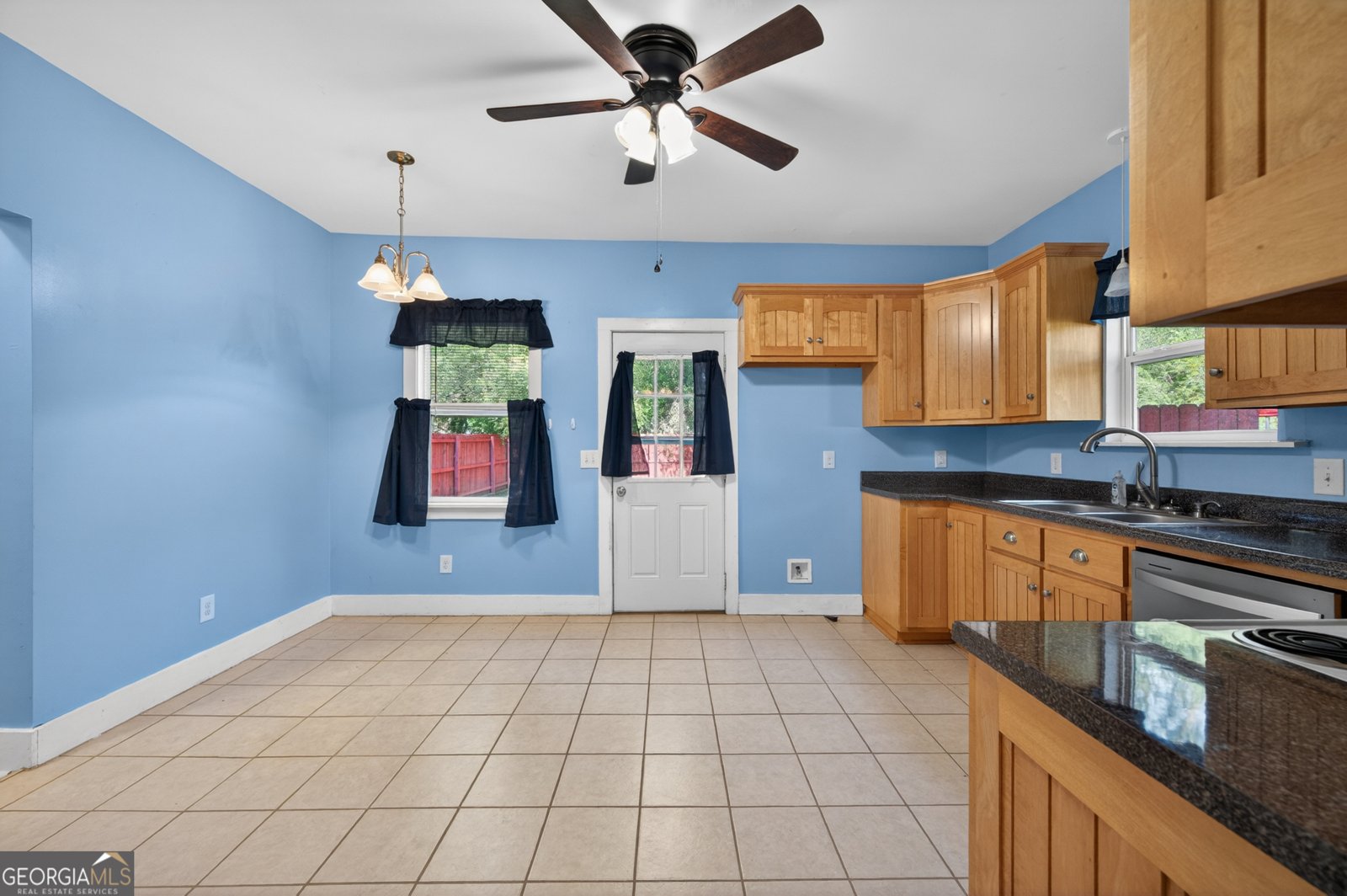 98 5th Street Colbert - Photo 8