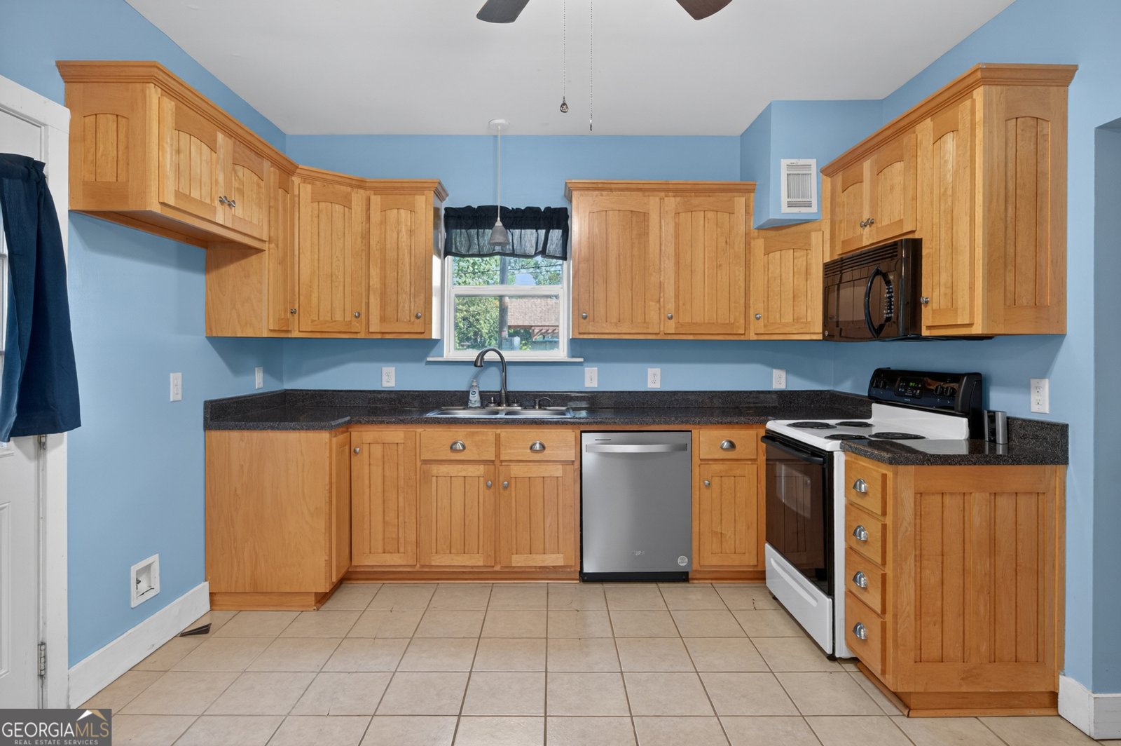 98 5th Street Colbert - Photo 9