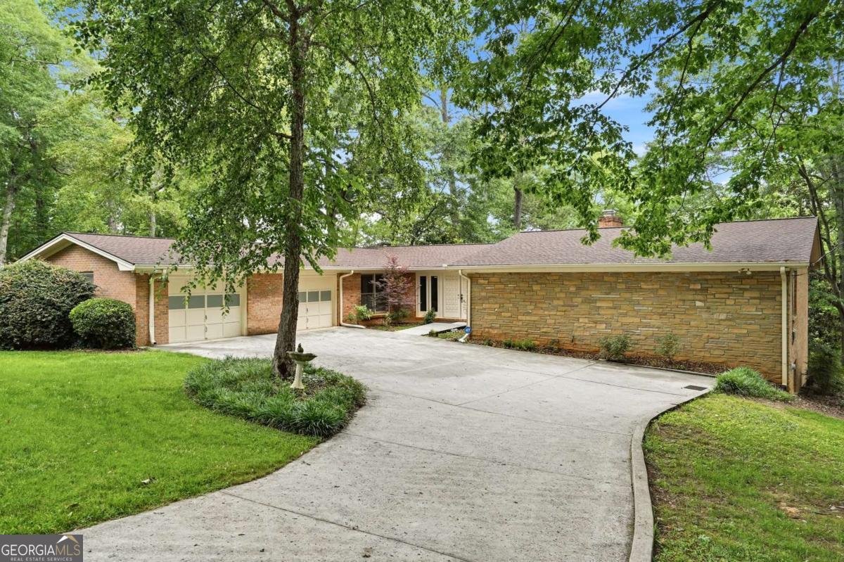 2553 Amalfi Drive Conyers - main photo
