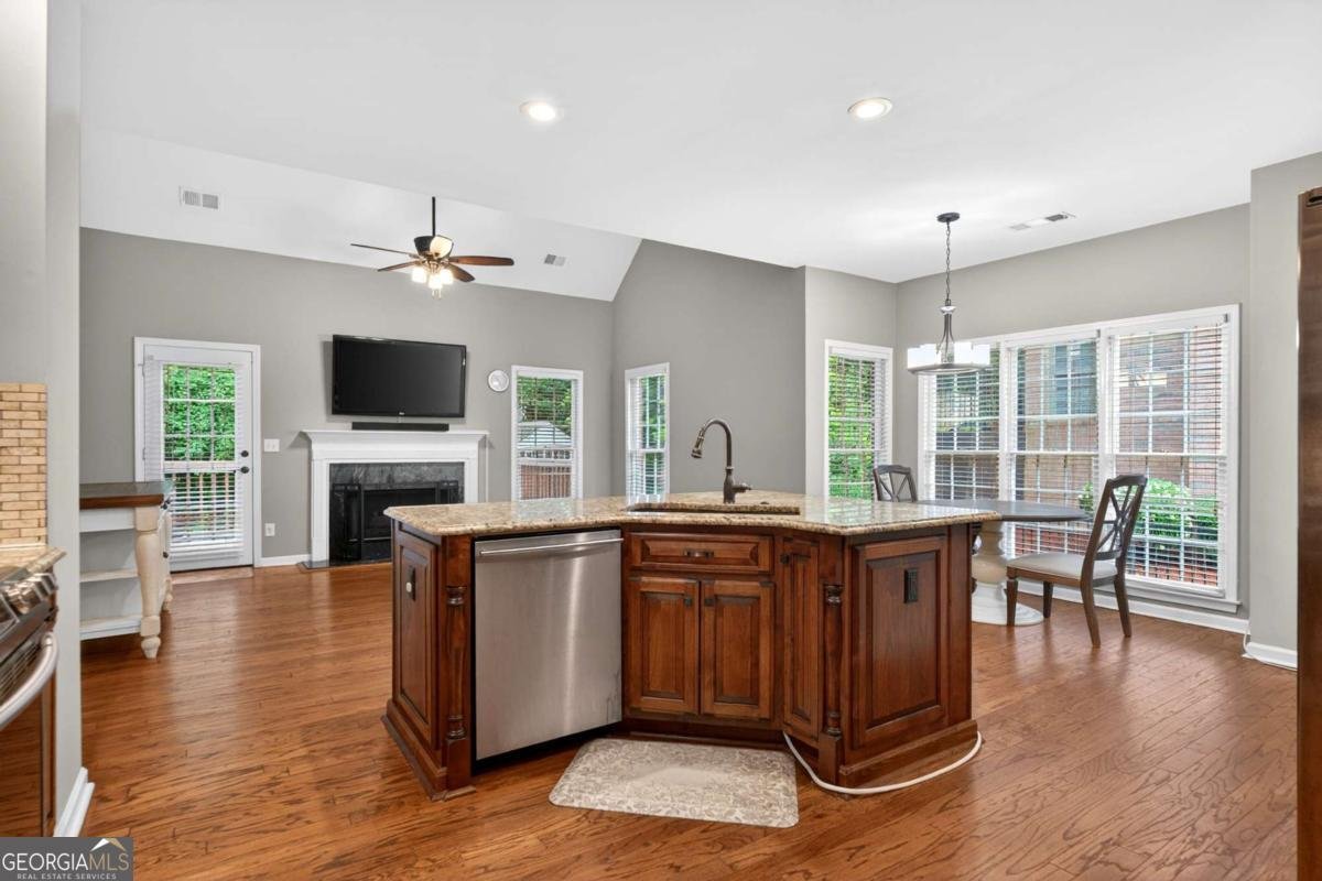 4557 Village Springs Place Atlanta - Photo 7