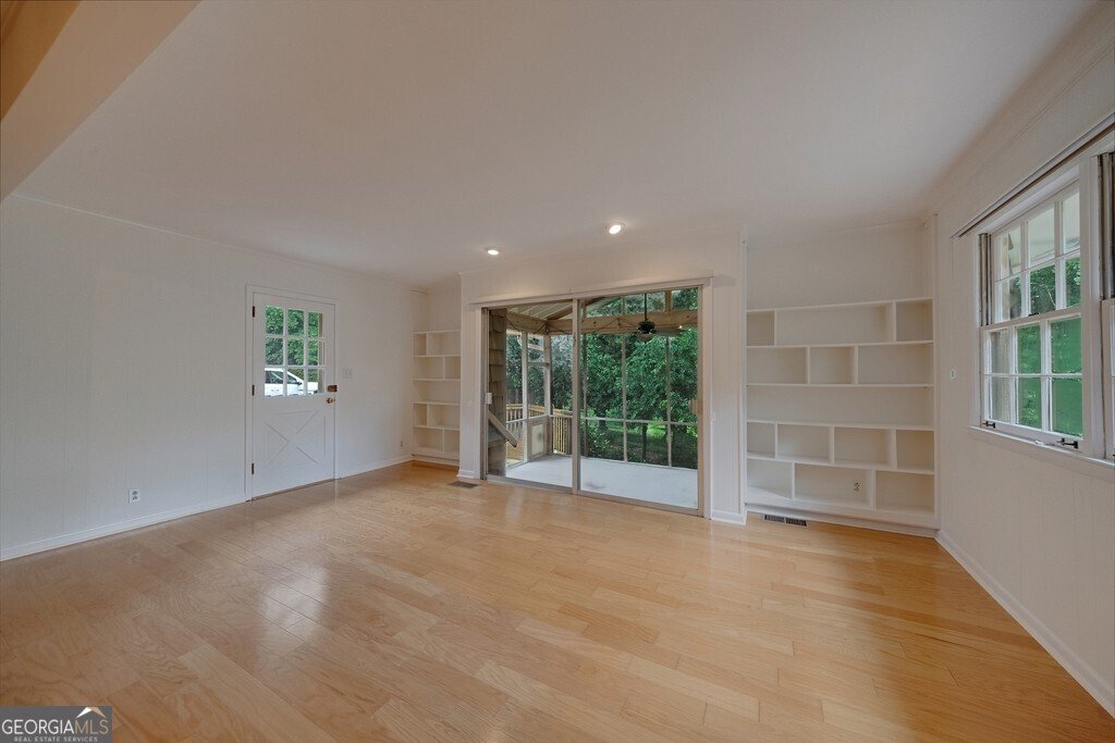 2345 Echo Hills Circle Atlanta - Photo 16