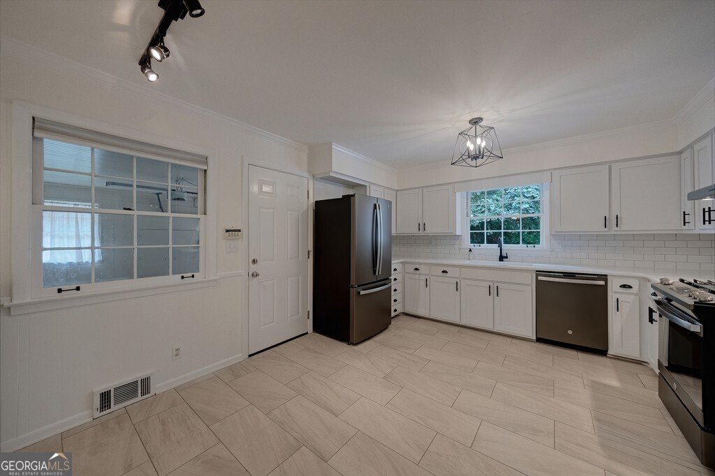 2345 Echo Hills Circle Atlanta - Photo 18