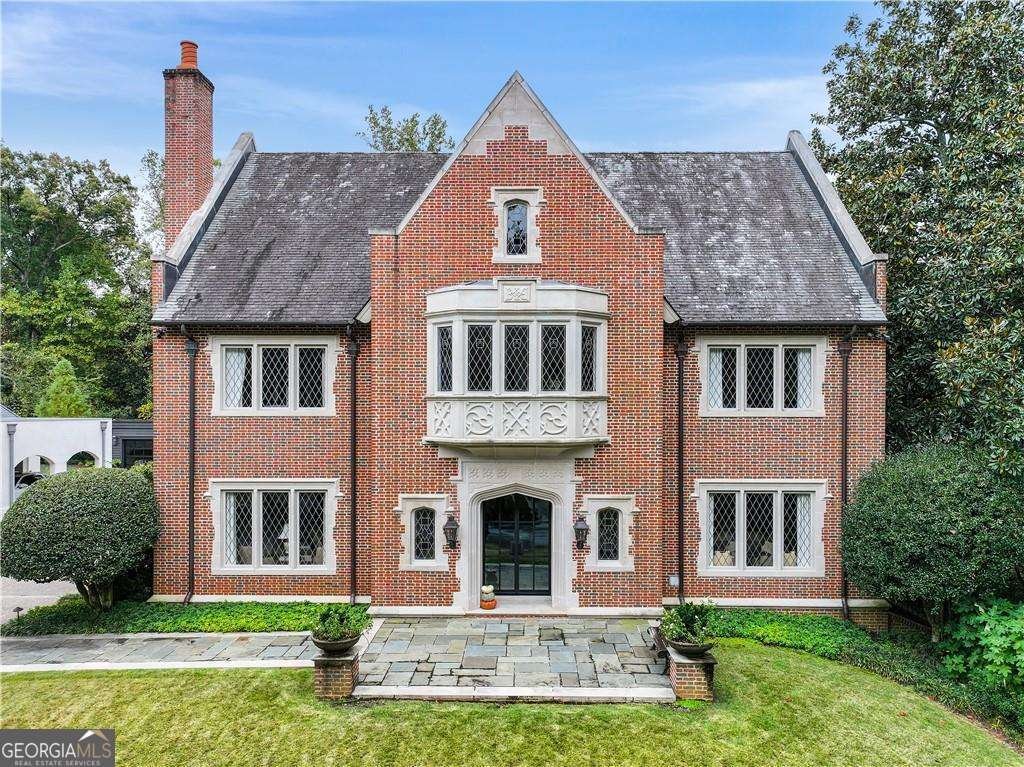 369 Pine Tree Drive Atlanta - main photo