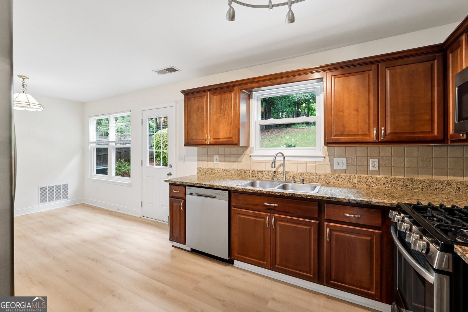 559 Rivulett Court Lawrenceville - Photo 11