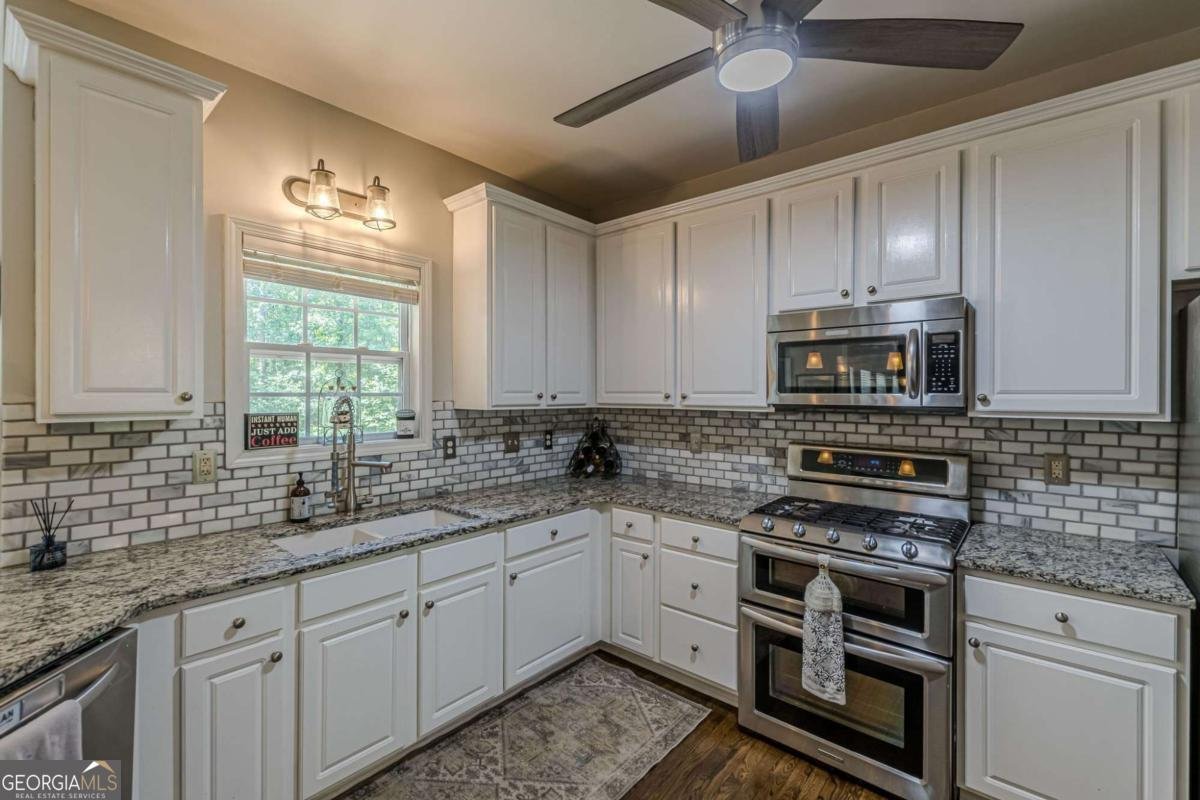 4556 Waldens Farm Court Powder Springs - Photo 10