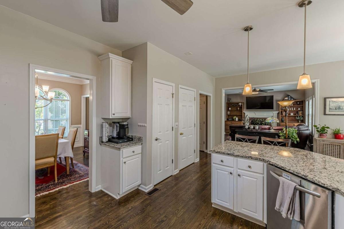 4556 Waldens Farm Court Powder Springs - Photo 11