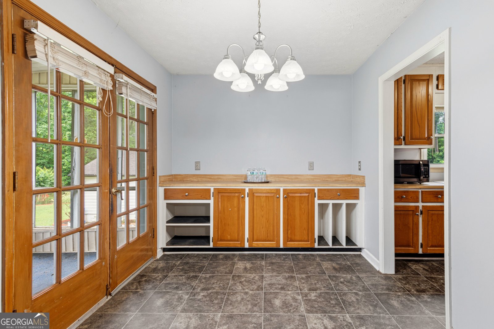 271 Sabrina Court Woodstock - Photo 8
