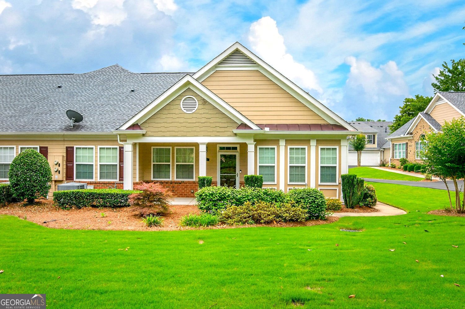 2711 Grapevine Circle Cumming - main photo