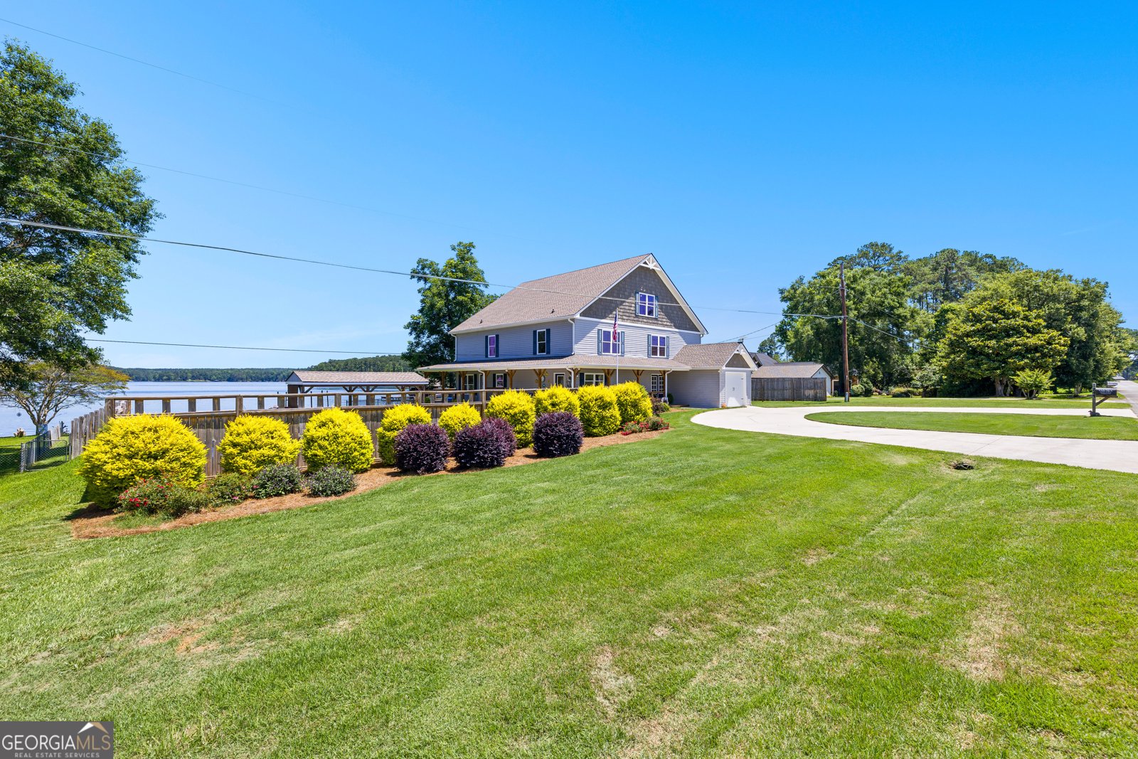 249 Lakeshore Circle Milledgeville - main photo