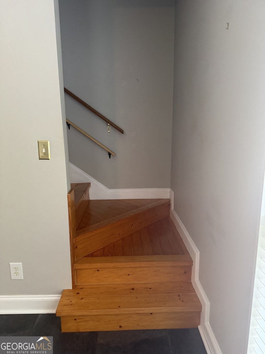 406 Covered Bridge Road Covington - Photo 32