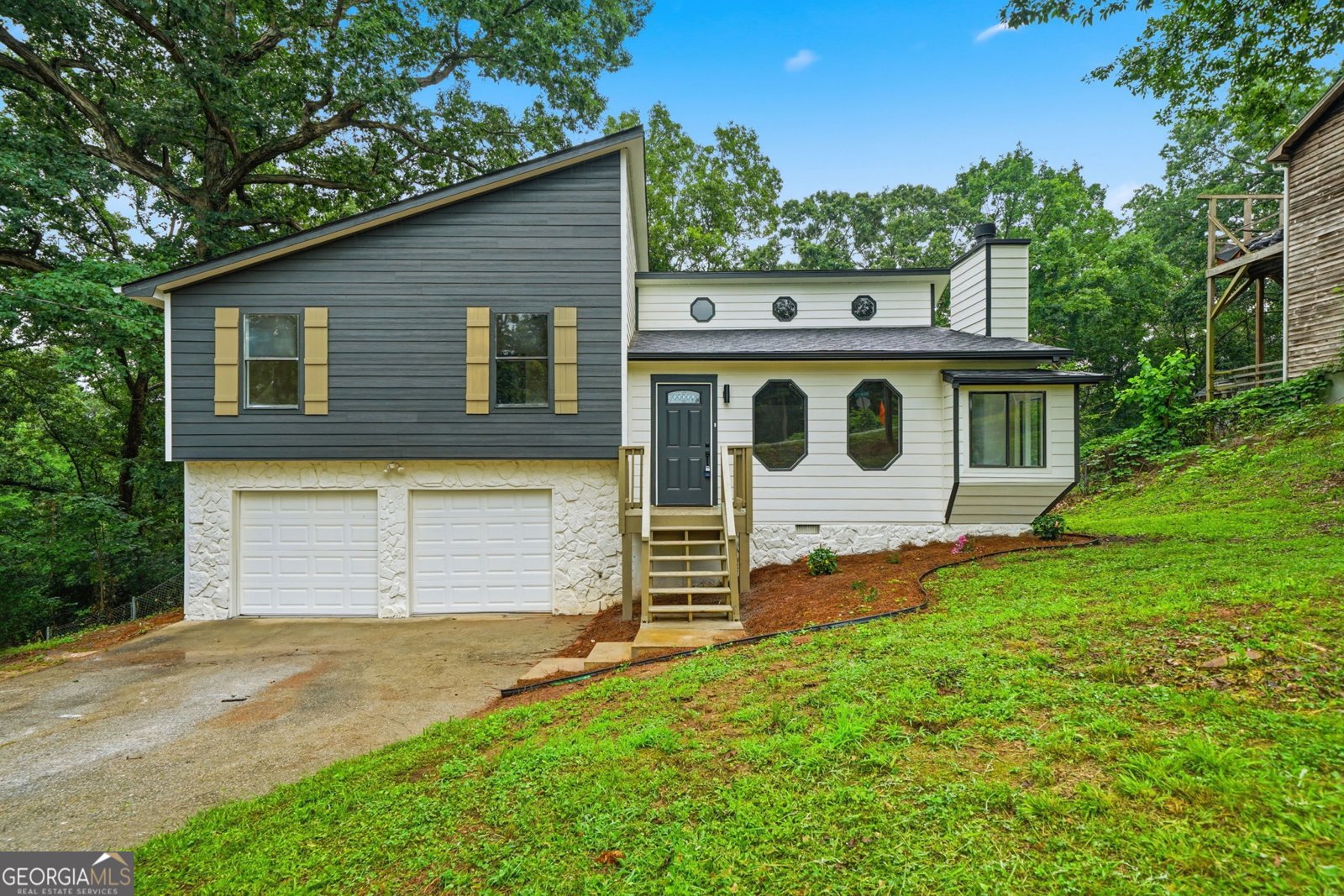 170 Oakland Boulevard Stockbridge - main photo