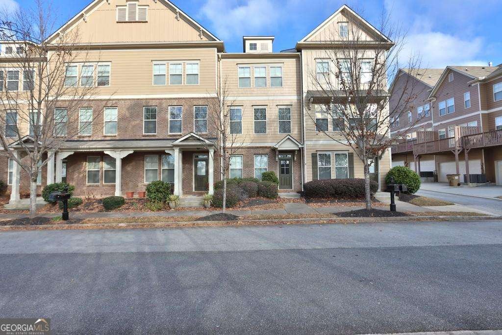 501 Grove Field Court Suwanee - main photo