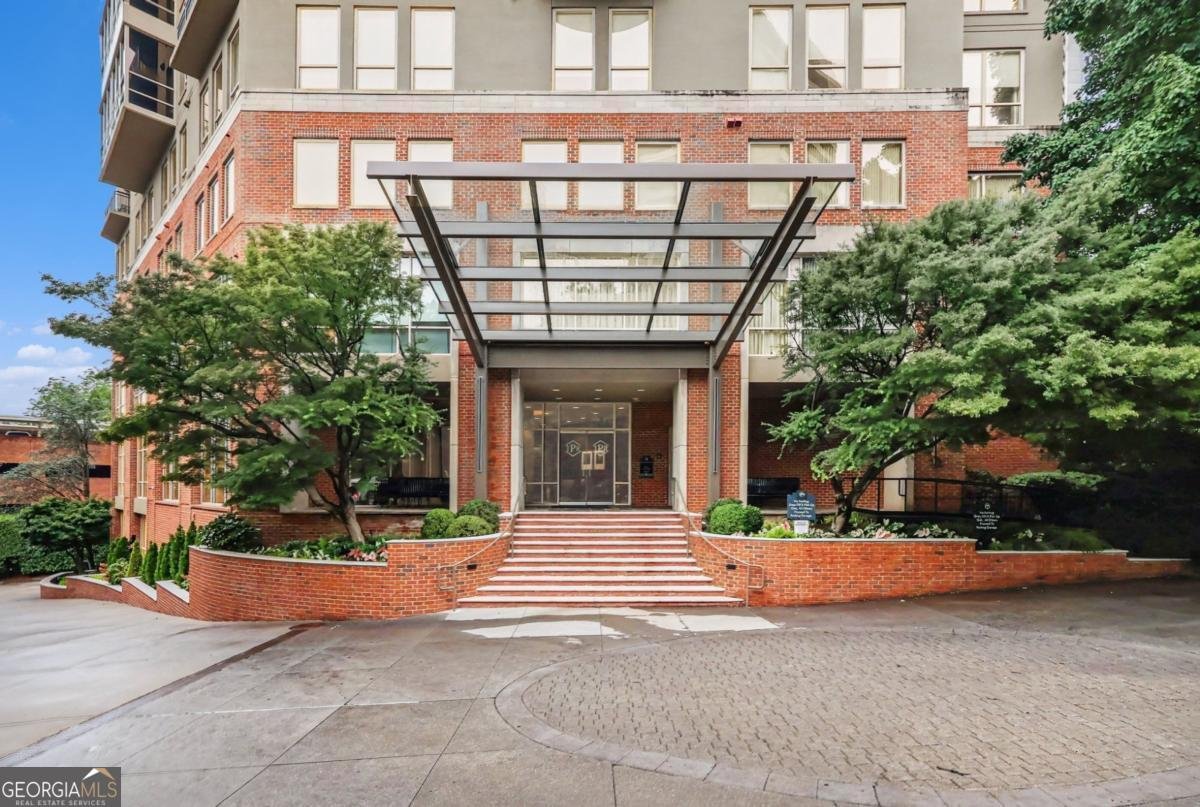 2626 Peachtree Road Atlanta - main photo
