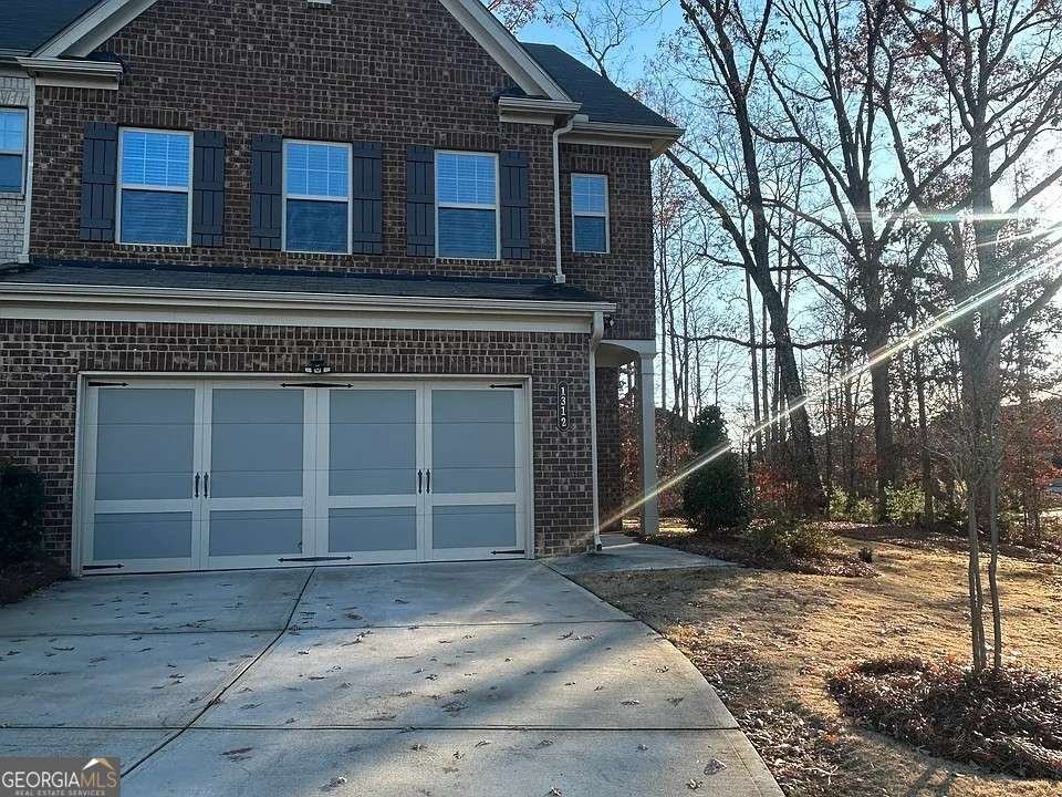 1312 Endicott Court Cumming - main photo