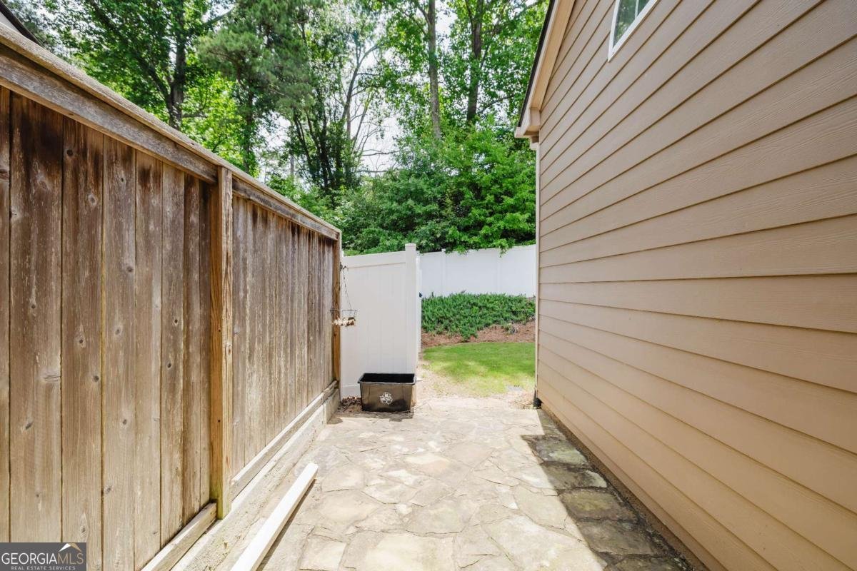 2692 Sardis Chase Court Buford - Photo 7